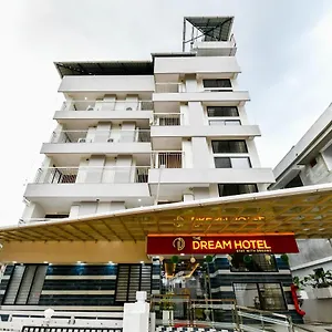 Hotel Capital O 30549 D